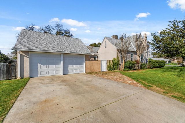 4570 E Tulare Street, Fresno, CA 93702