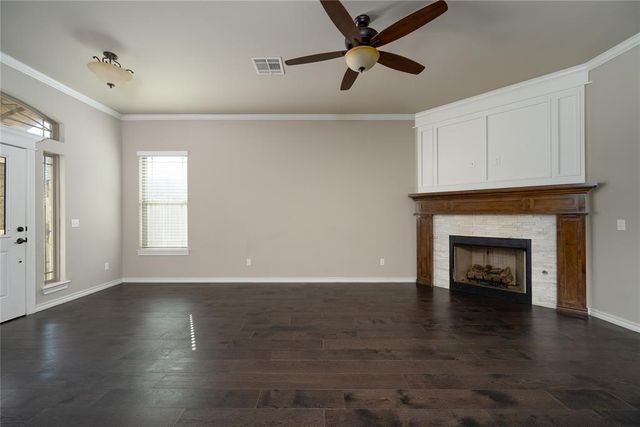 11933 SW 17th Street, Yukon, OK 73099