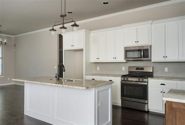 11933 SW 17th Street, Yukon, OK 73099