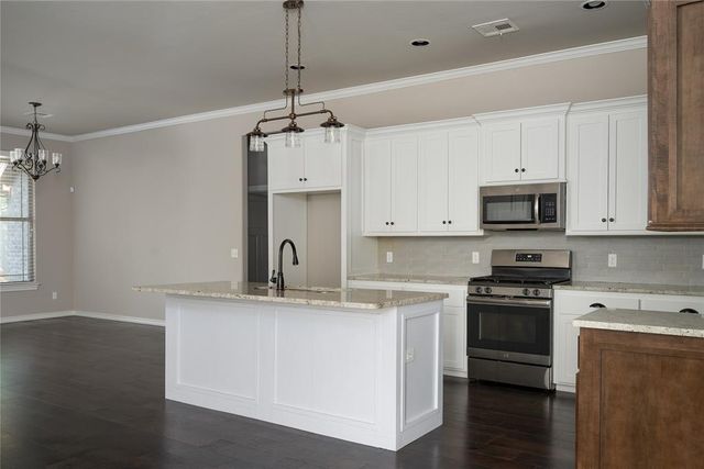 11933 SW 17th Street, Yukon, OK 73099