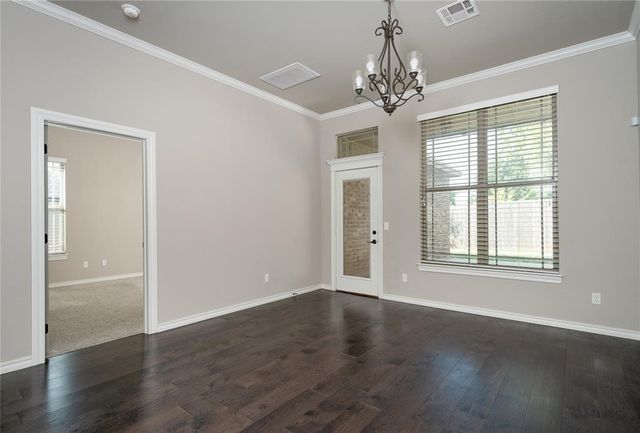 11933 SW 17th Street, Yukon, OK 73099