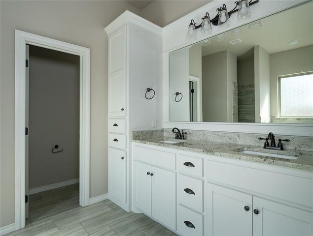 11933 SW 17th Street, Yukon, OK 73099