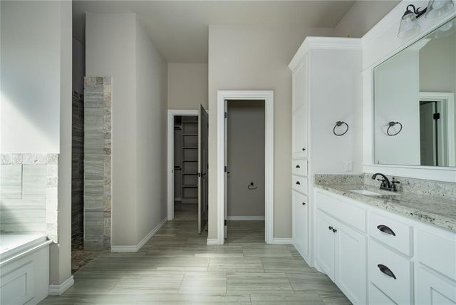 11933 SW 17th Street, Yukon, OK 73099