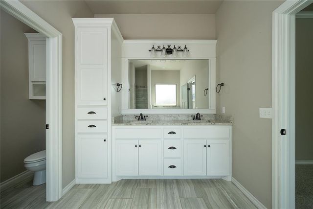 11933 SW 17th Street, Yukon, OK 73099