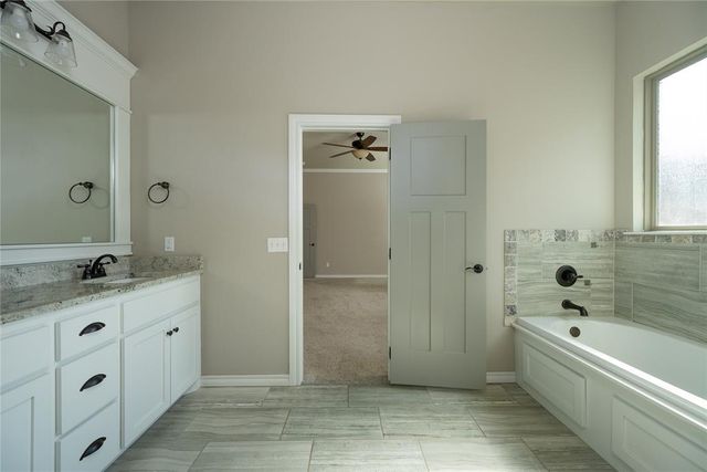 11933 SW 17th Street, Yukon, OK 73099