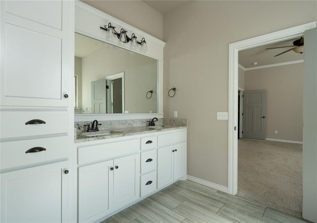 11933 SW 17th Street, Yukon, OK 73099