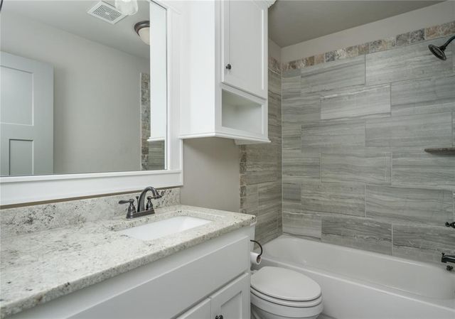 11933 SW 17th Street, Yukon, OK 73099