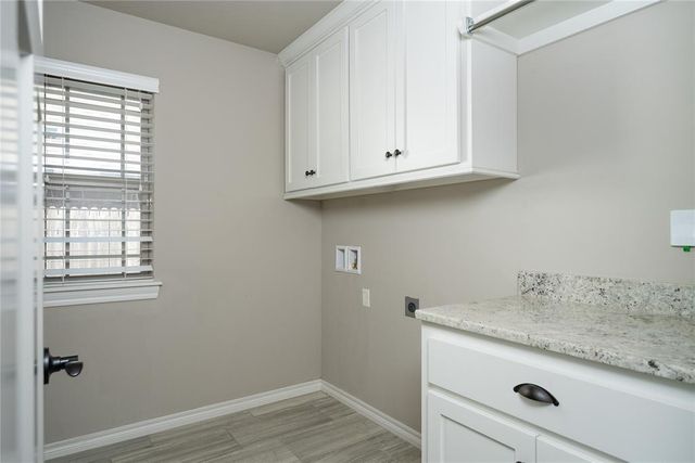 11933 SW 17th Street, Yukon, OK 73099