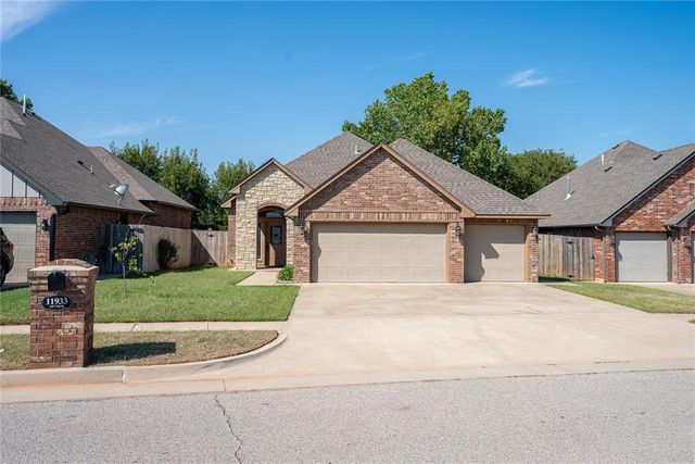 11933 SW 17th Street, Yukon, OK 73099