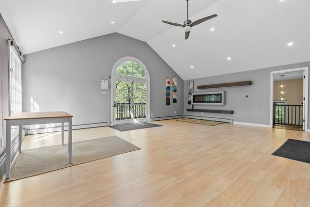 9 Oak Drive, Plainville, MA 02762