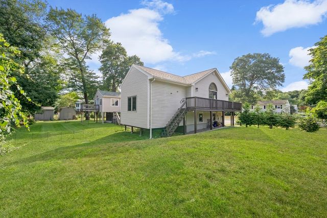 9 Oak Drive, Plainville, MA 02762