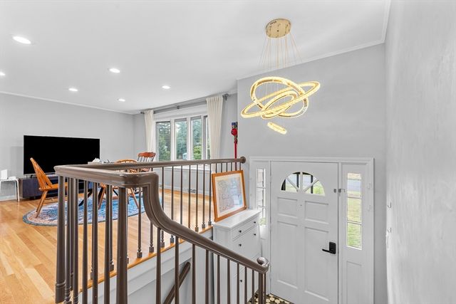 9 Oak Drive, Plainville, MA 02762