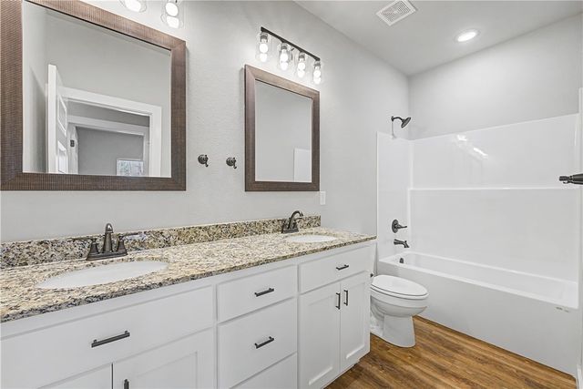 1 Insh Circle, Bella Vista, AR 72715