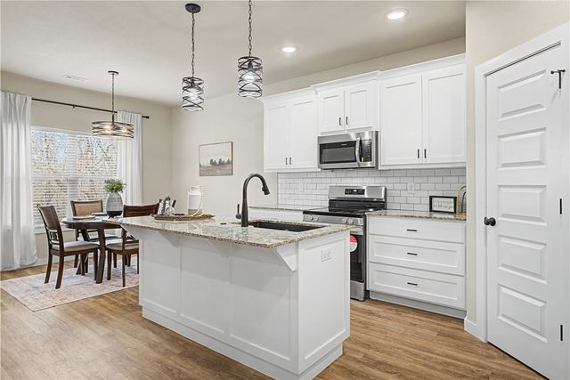 1 Insh Circle, Bella Vista, AR 72715