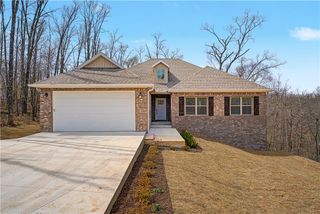 1 Insh Circle, Bella Vista, AR 72715
