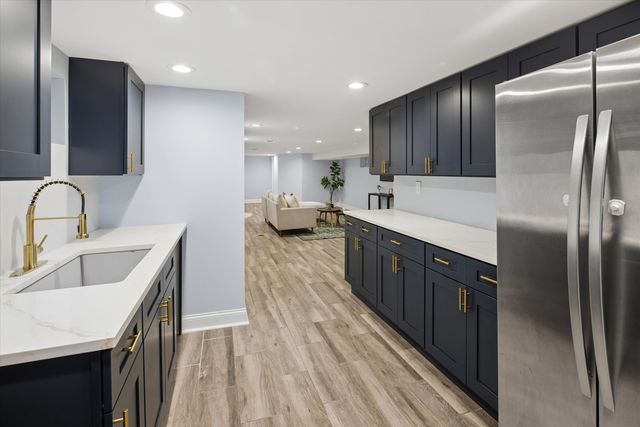 5624 N Mango Avenue, Chicago, IL 60646