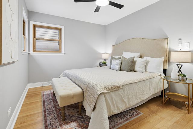 5624 N Mango Avenue, Chicago, IL 60646