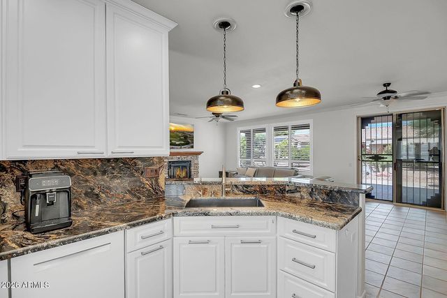 15776 W SILVER BREEZE Drive, Surprise, AZ 85374