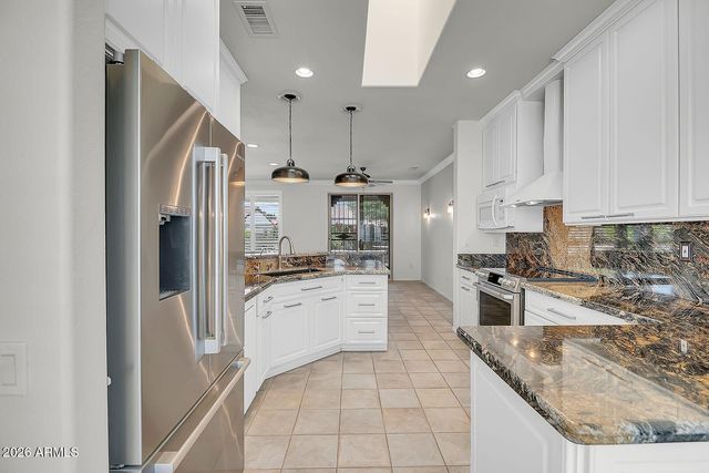 15776 W SILVER BREEZE Drive, Surprise, AZ 85374