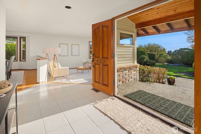 928 Mountain Lane, Edmonds, WA 98020