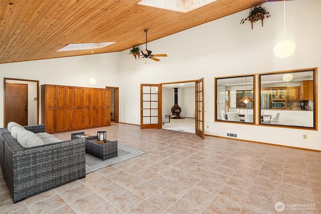 928 Mountain Lane, Edmonds, WA 98020
