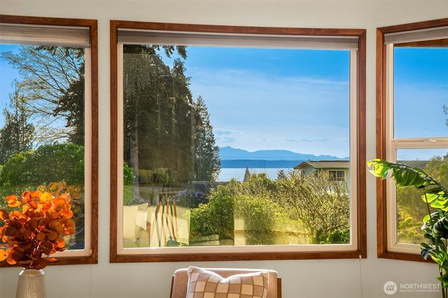 928 Mountain Lane, Edmonds, WA 98020