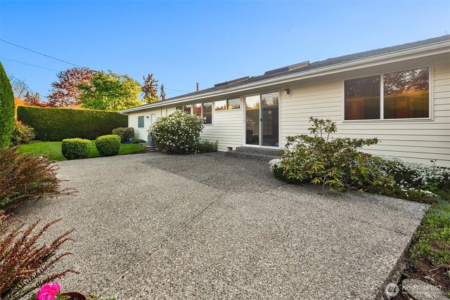928 Mountain Lane, Edmonds, WA 98020