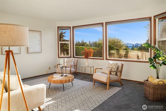 928 Mountain Lane, Edmonds, WA 98020