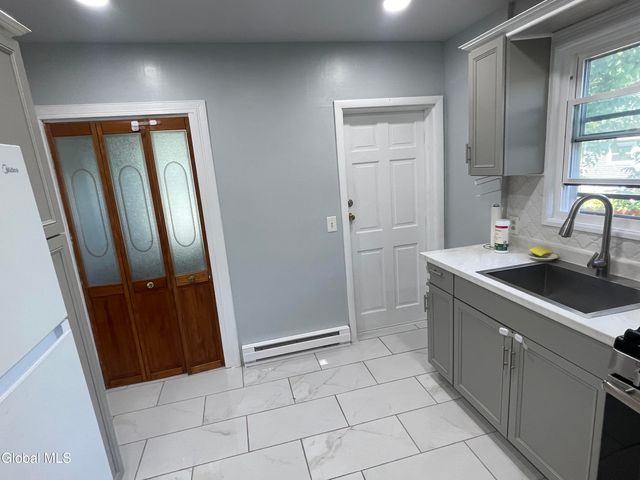 157 Marx Street, Schenectady, NY 12304