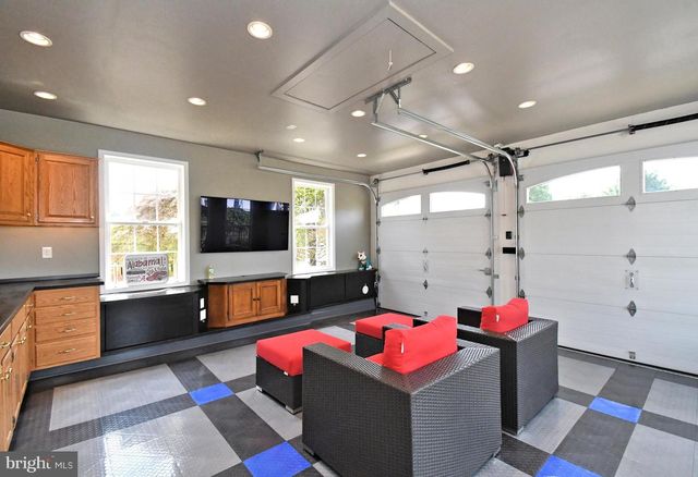 41 EDMONDS DR, Royersford, PA 19468