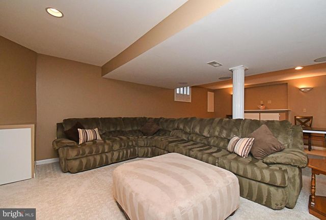 41 EDMONDS DR, Royersford, PA 19468