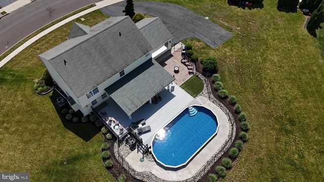 41 EDMONDS DR, Royersford, PA 19468