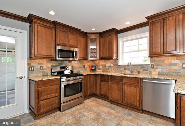 41 EDMONDS DR, Royersford, PA 19468