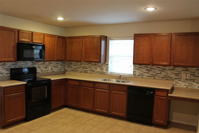 12732 Northern Pine Drive, Fort Worth, TX 76244