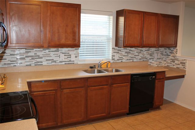 12732 Northern Pine Drive, Fort Worth, TX 76244