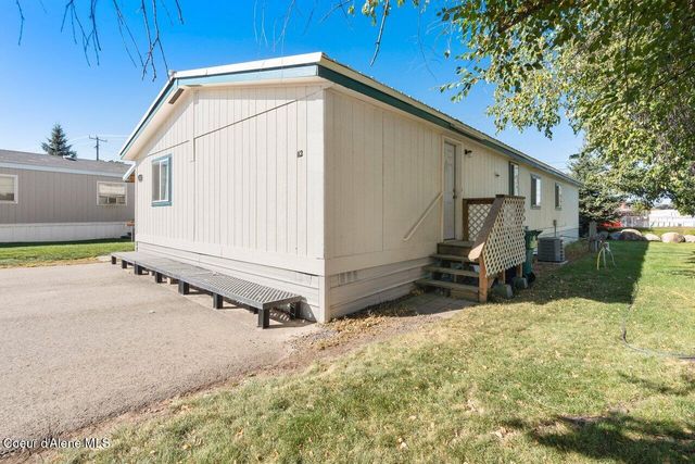 892 N Knights Ln, Post Falls, ID 83854