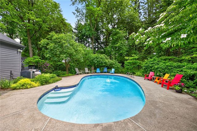1 Parsons Lane, Brighton, NY 14610