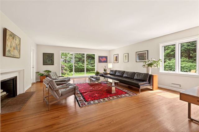 1 Parsons Lane, Brighton, NY 14610