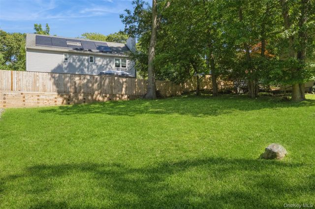 25 Tamarack Road, Rocky Point, NY 11778