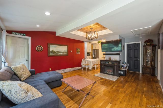 25 Tamarack Road, Rocky Point, NY 11778