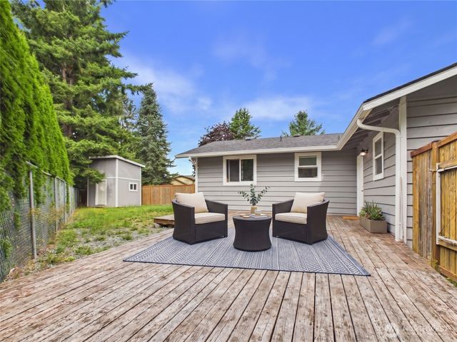 732 Natalie Place, Enumclaw, WA 98022