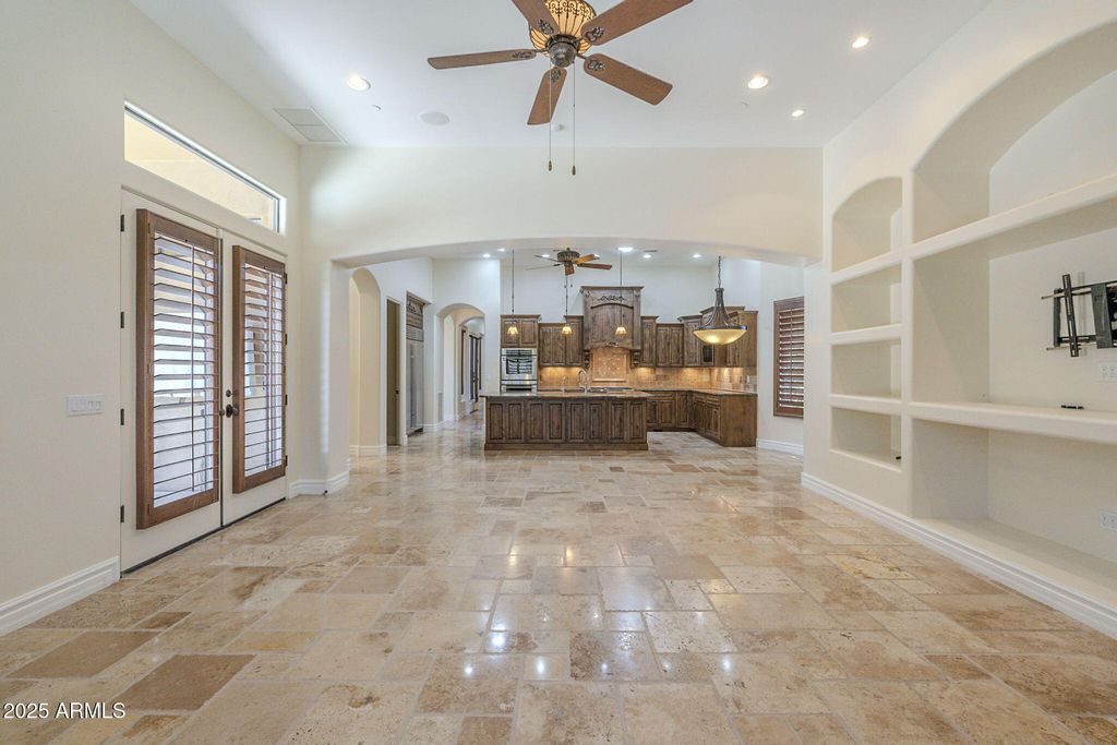 Image 11 of property listing at 15135 E MONUMENT Road, Scottsdale, AZ 85262