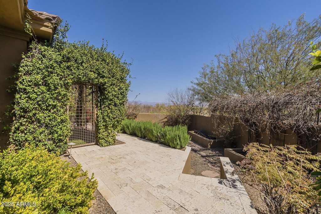 Image 43 of property listing at 15135 E MONUMENT Road, Scottsdale, AZ 85262