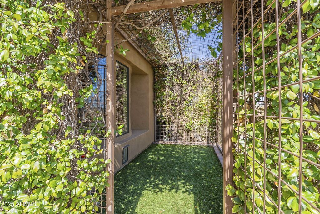 Image 44 of property listing at 15135 E MONUMENT Road, Scottsdale, AZ 85262