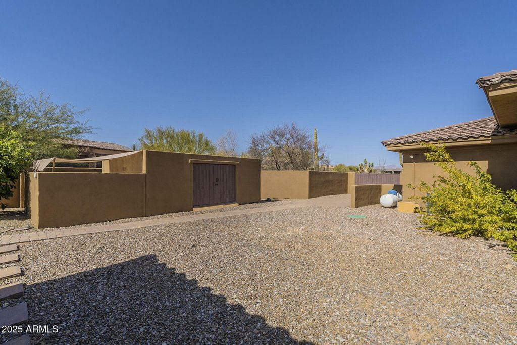 Image 60 of property listing at 15135 E MONUMENT Road, Scottsdale, AZ 85262