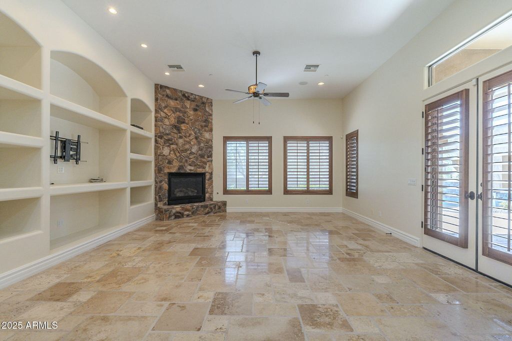 Image 9 of property listing at 15135 E MONUMENT Road, Scottsdale, AZ 85262
