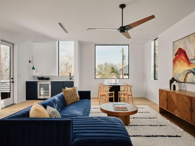 6411 Cary DR, Austin, TX 78757