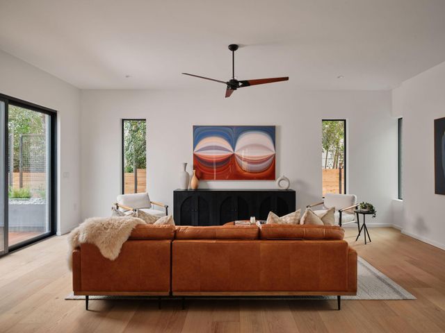 6411 Cary DR, Austin, TX 78757