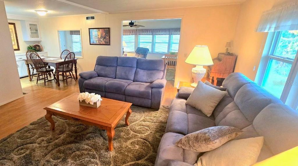 Image 9 of property listing at 40 CONCORD LANE 6, Palm Harbor, FL 34684