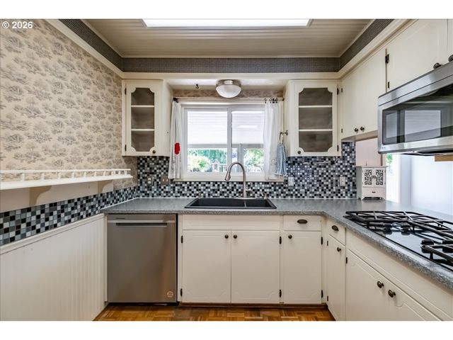1012 S WATER St, Silverton, OR 97381